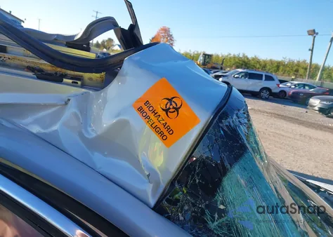 2016 Chevrolet Malibu Premier z USA, uszkodzony, nr VIN 1G1ZH5SX2GF275439